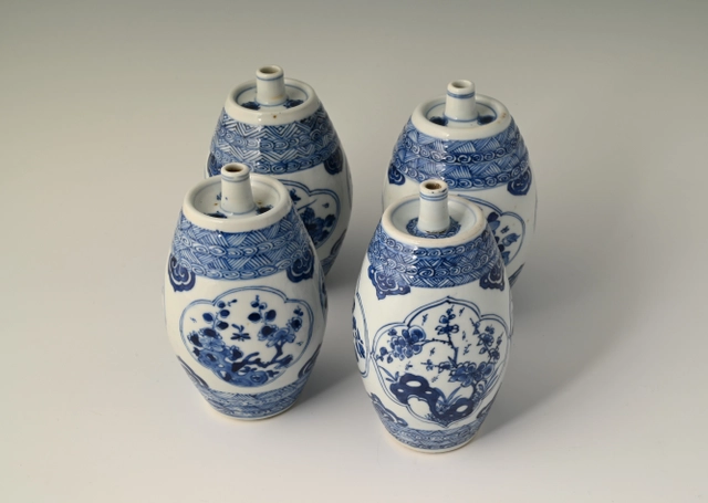 Four Chinese porcelain liquor casks - image 5