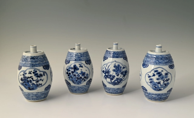 Four Chinese porcelain liquor casks - image 4