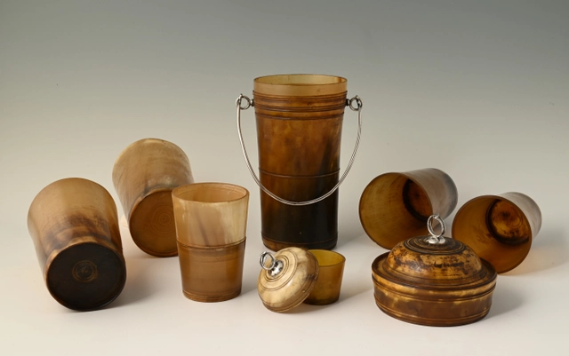 An eight-piece travel mug set - image 5