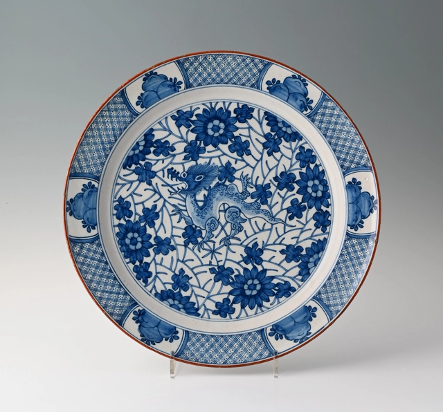 A decorative 18th century Delft dish - image 1