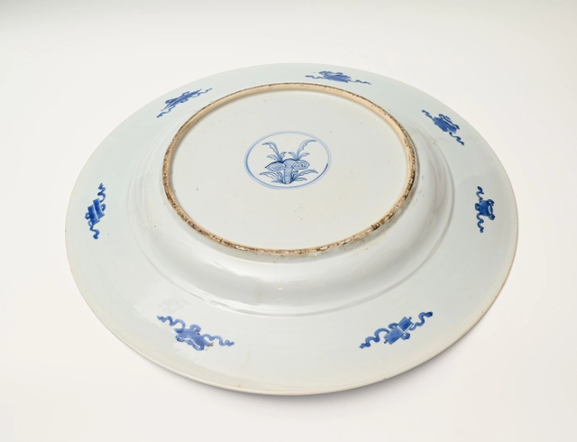 Ein sehr großes chinesisches Porzellangeschirr, Durchmesser 55 cm. - image 3