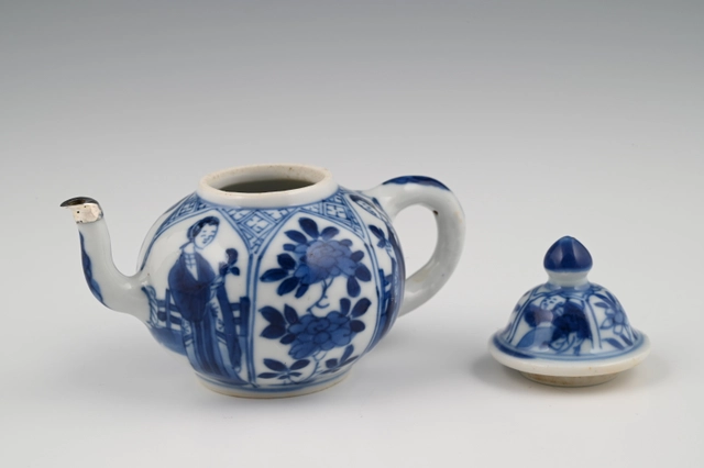 Ein Miniatur-Chinesisches-Porzellan-Tee-Set. - image 6
