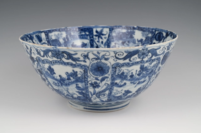 A Chinese porcelain Wanli bowl - image 4