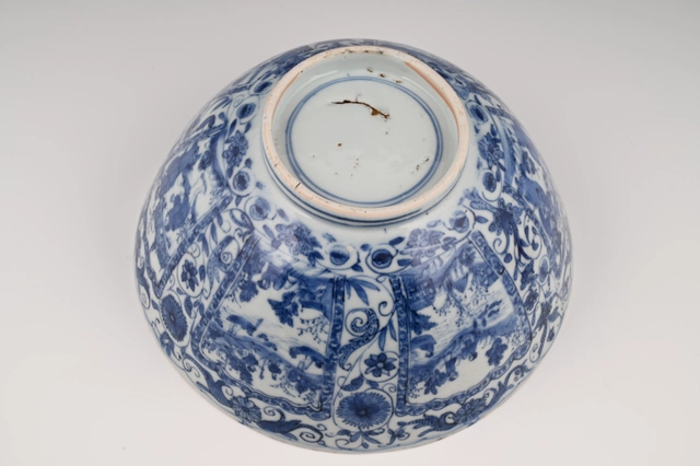A Chinese porcelain Wanli bowl - image 7