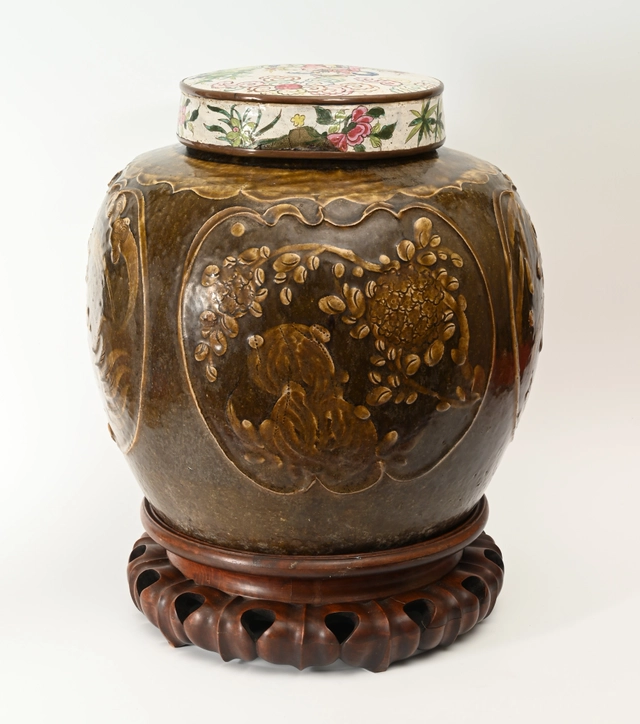 Eine große chinesische braun glasierte Vase - image 5