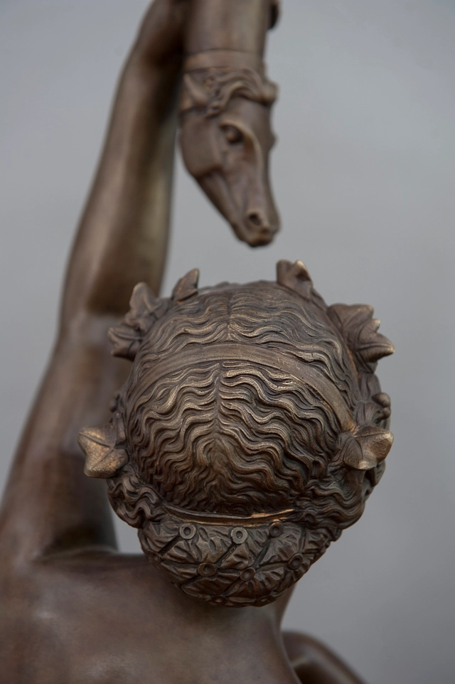 Une paire de bougeoirs adaptée pour l'électricité, vers 1880 - afbeelding 12