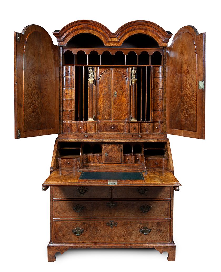 A Walnut double domed bureau bookcase - afbeelding 2