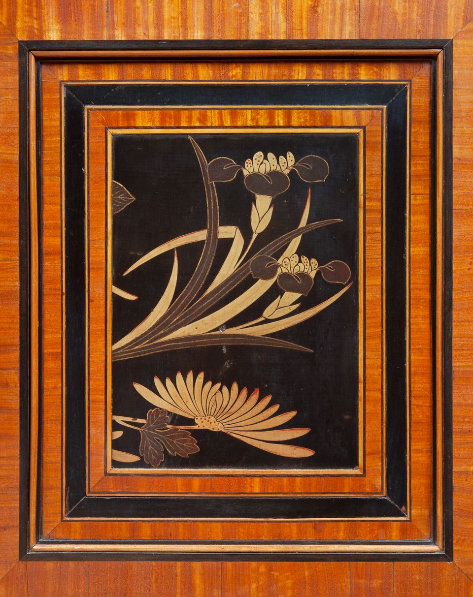 A Dutch Louis Seize secrétaire à abattant with lacquer panels - afbeelding 7