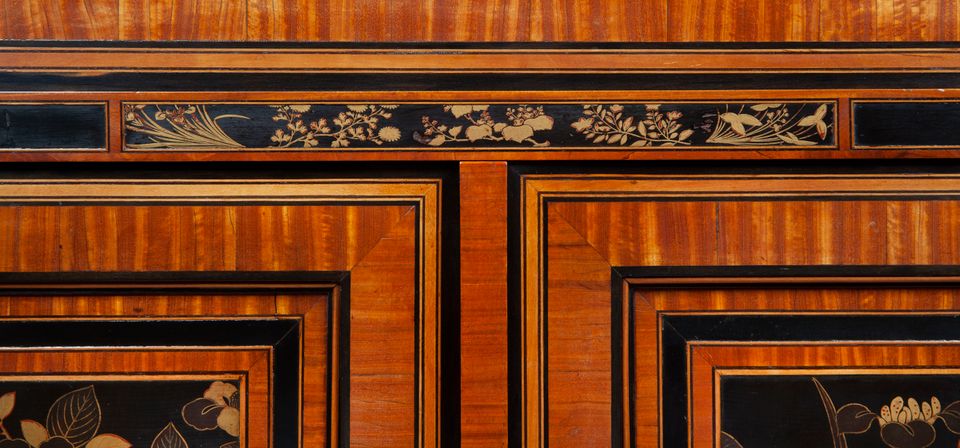 A Dutch Louis Seize secrétaire à abattant with lacquer panels - afbeelding 6