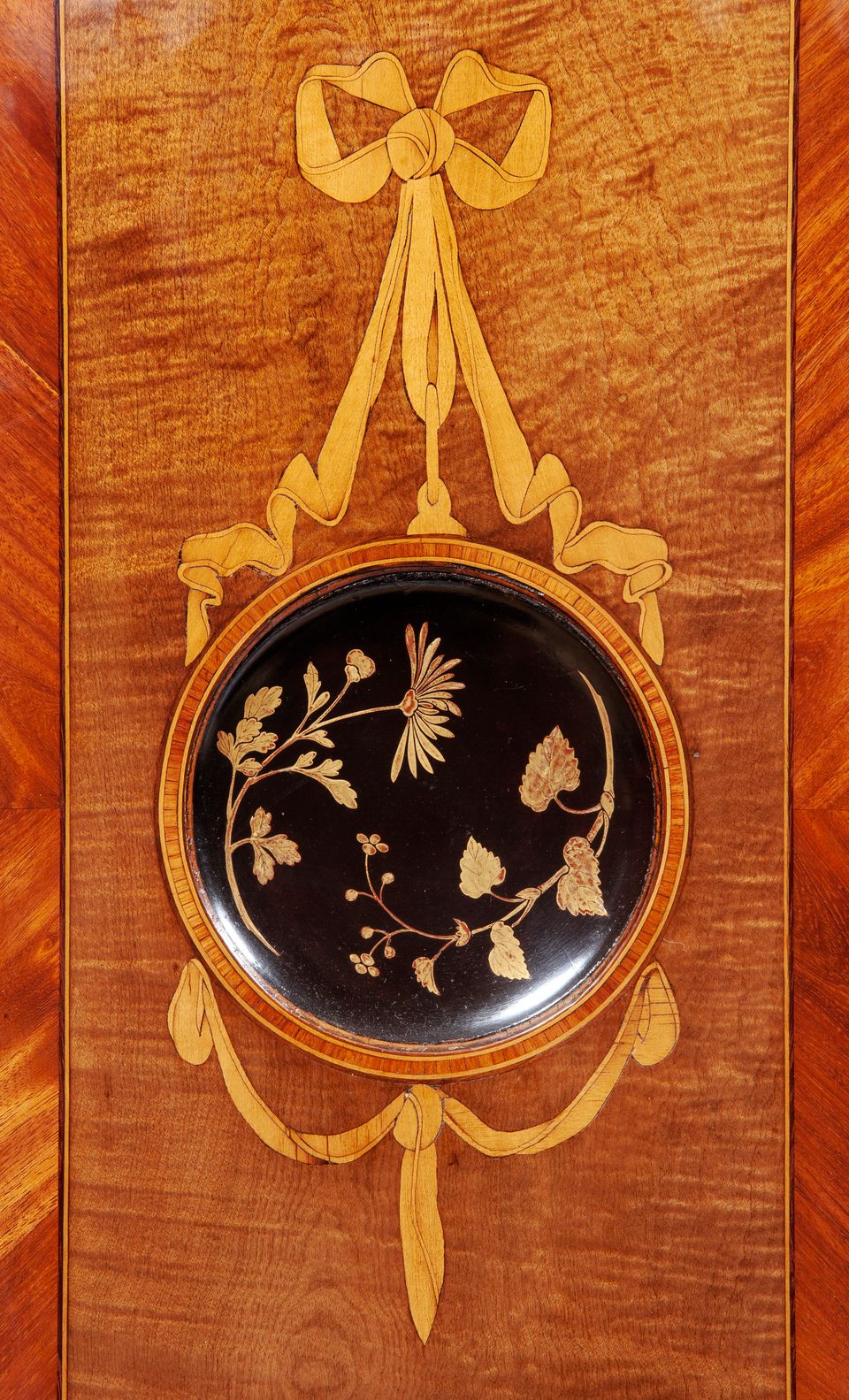Louis Seize commode with Japanese Lacquer panels and marble top - afbeelding 4