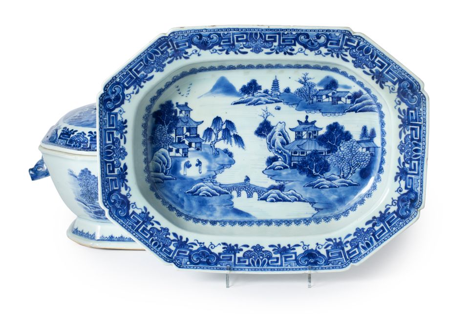 A Qainlong Tureen - image 3