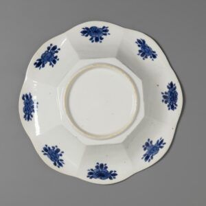 Set of five chinese blue and white lobed plates with floral design - image 3