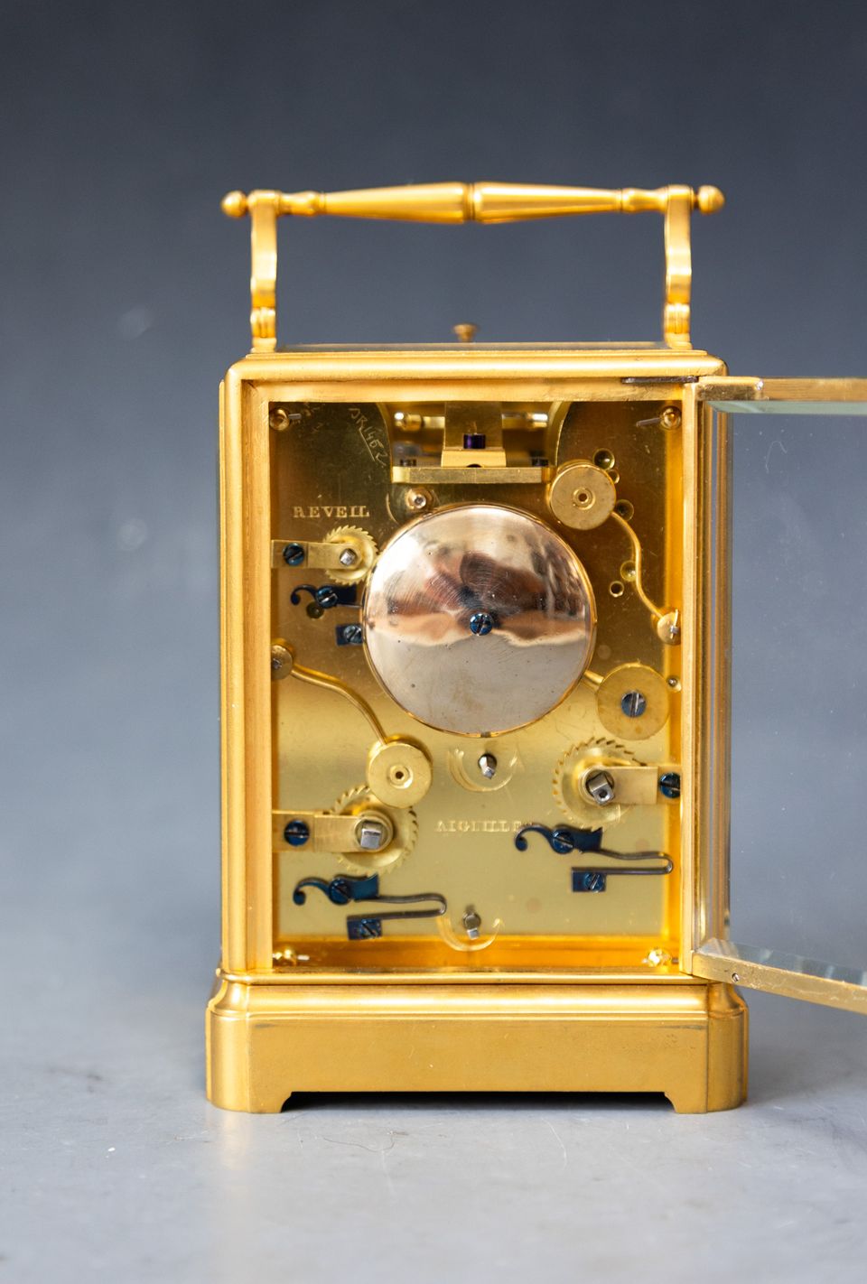 One piece case carriage clock, chronometer escapement. Signed Henry Robert à Paris, c. 1840. - image 2