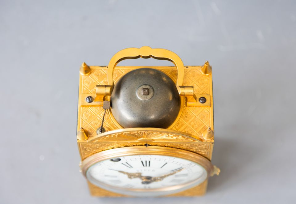 A French Pendule d'Officier, 'FIÉFÉ à Paris', Louis XVI ca. 1780. - image 4