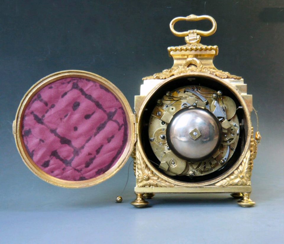 A Louis XVI pendule d'officier, a Swiss travelling clock made around 1780-90. - image 4