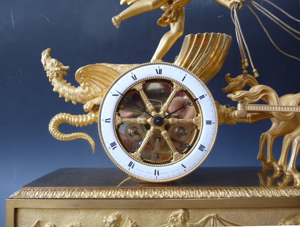 Cupids Chariot, een Franse sculptuur pendule, Empire gesigneerd Le Roy, c.1810. - afbeelding 3