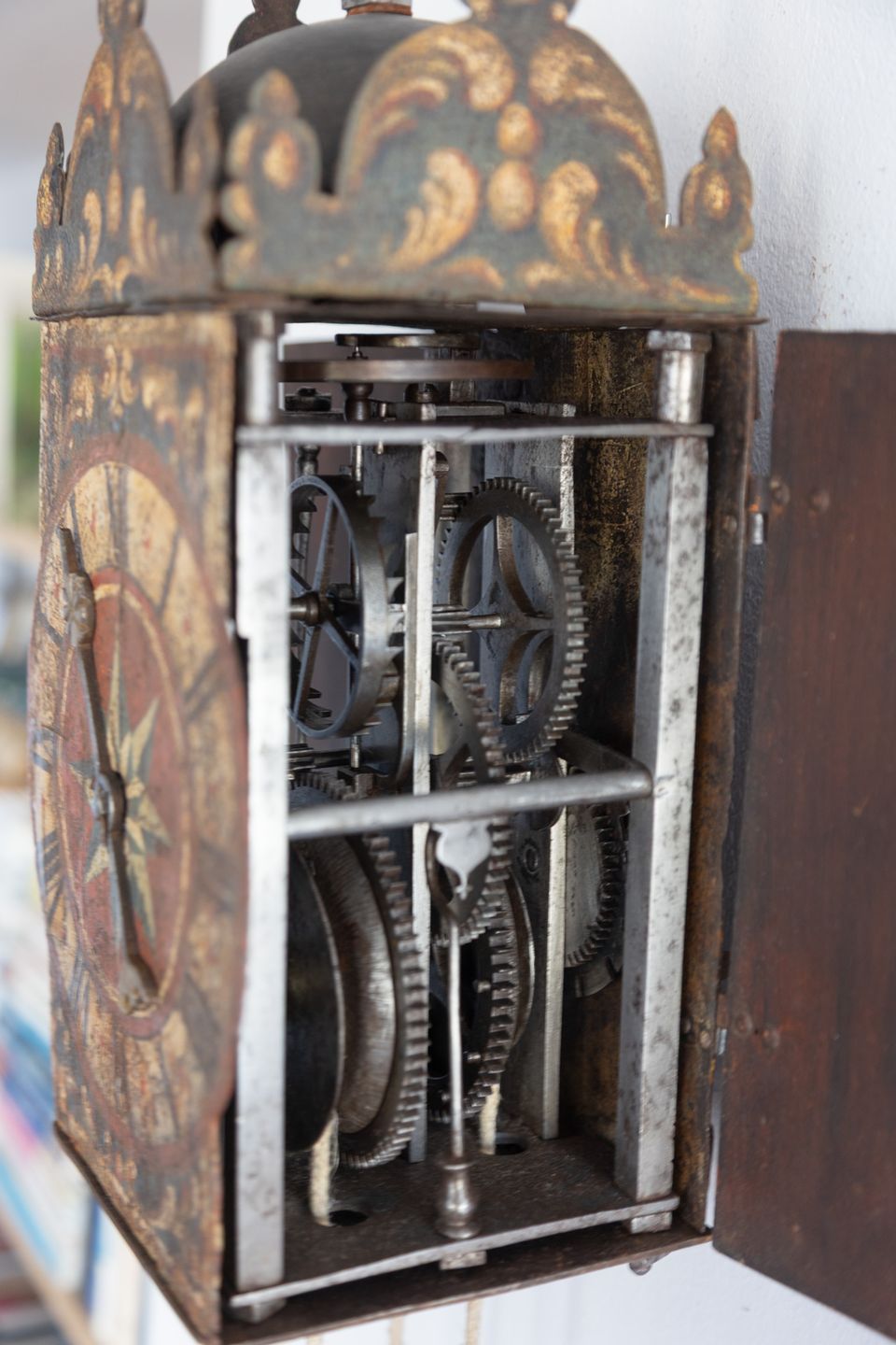 Renaissance Eisenuhr,polychrome Renaissance  iron wall clock, with balance. Circa 1650, South Germany. - image 3