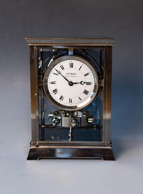 Reutter Atmos, weißes Emaillezifferblatt ca. 1930. Uhrwerk nummeriert: 1090. - image 2