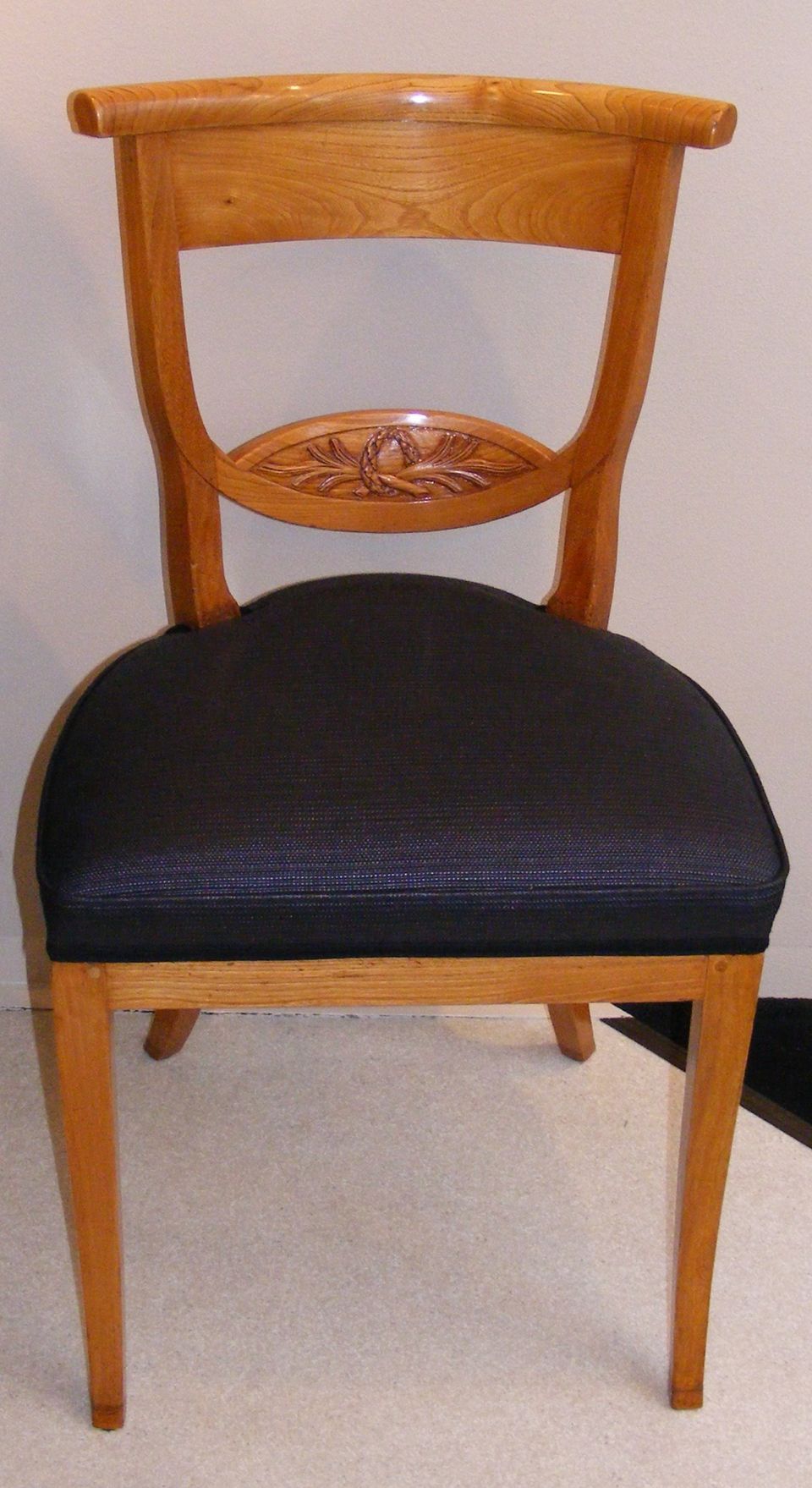 Grote set van 12 iepenhouten Empire eetkamerstoelen - afbeelding 2