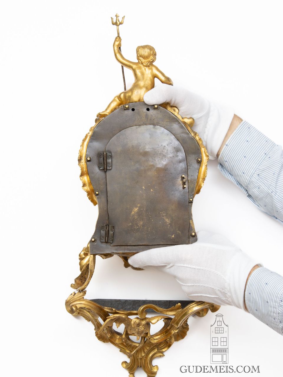 A very rare small French Louis XV ormolu bracket clock, Leroy A Paris, circa 1745 - image 4