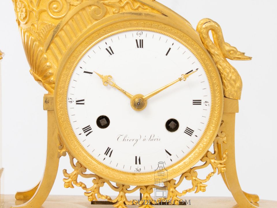 A French Empire ormolu mantel clock 'Ars Amatoria', circa 1800 - image 4