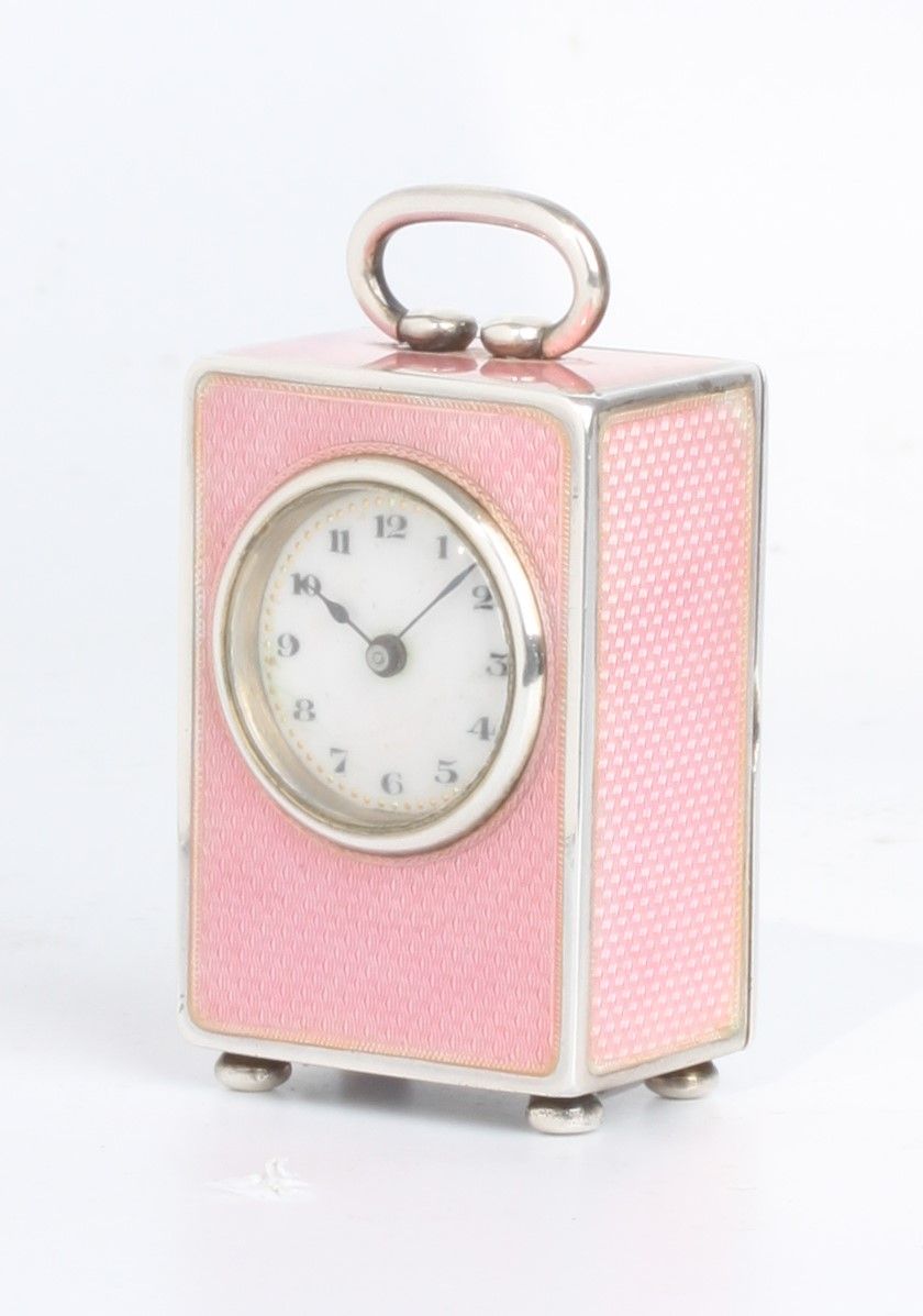 Een miniatuur Zwitsers zilveren roze transparant guilloche email klokje, circa 1900 - afbeelding 7