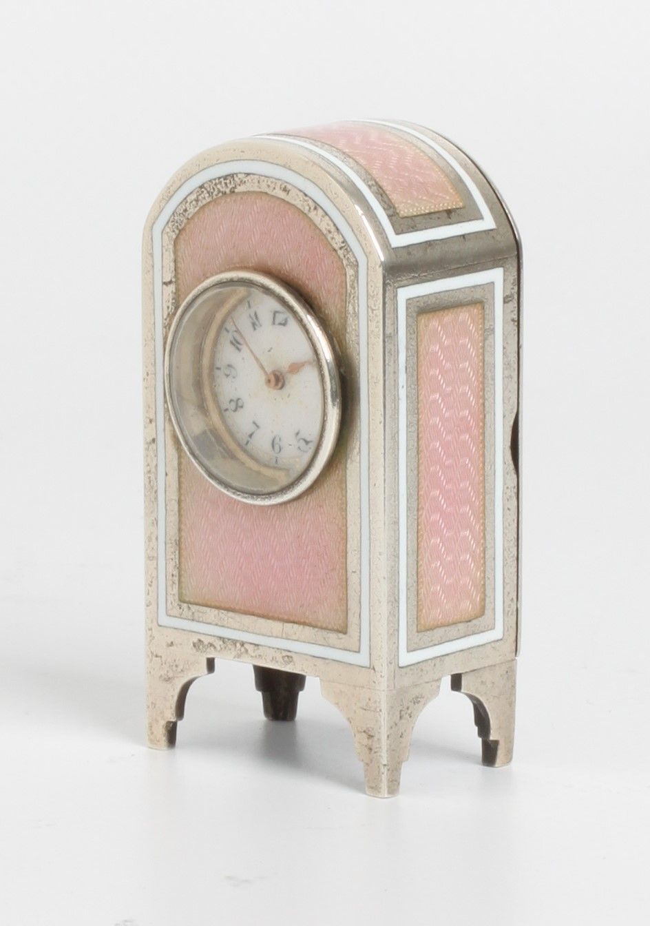 Een miniatuur getoogd Zwitsers zilveren roze transparant guilloche email klokje, circa 1900 - afbeelding 2