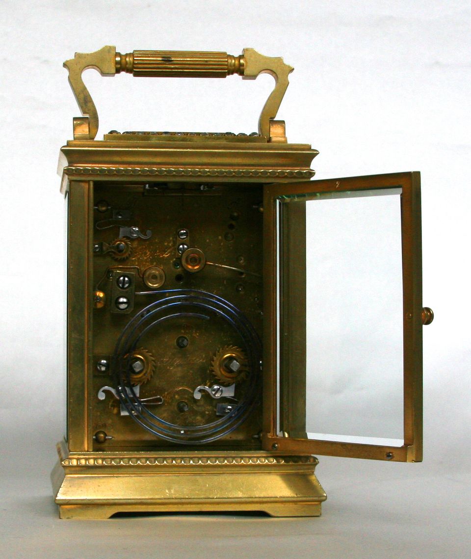 An attractive French brass paste set Anglaise carriage clock with alarm, circa 1900. - image 3