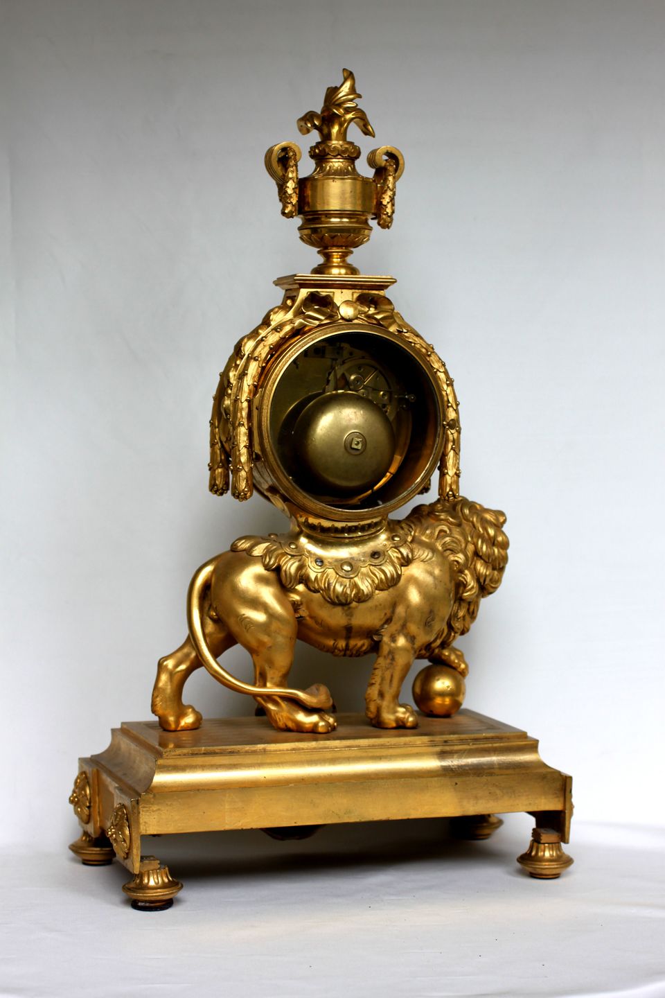 Leeuw – Louis XVI – Pendule – met het medaillon van Lodewijk XVI - afbeelding 3