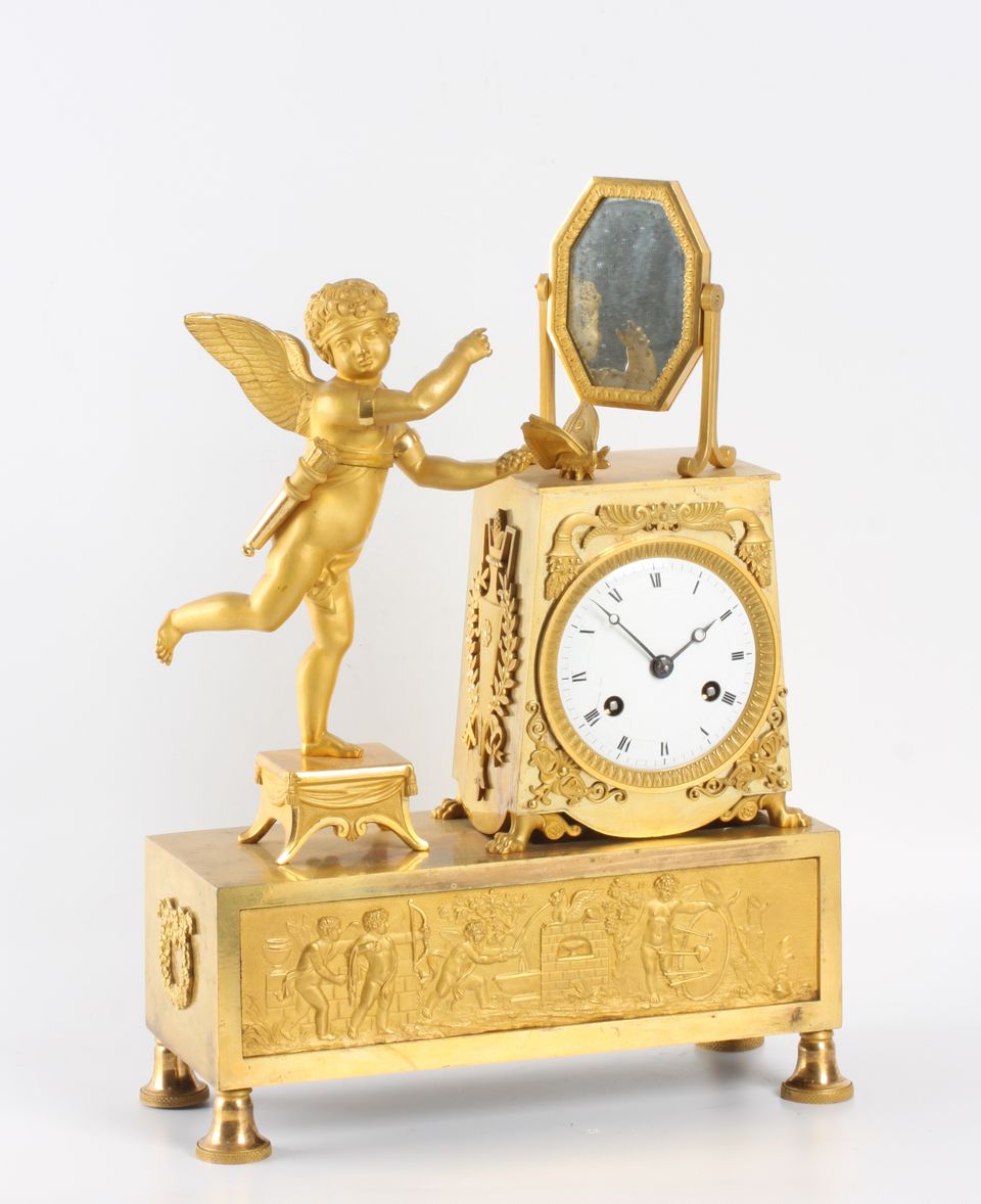Een Franse Empire vuurverguld bronzen pendule, circa 1810 - afbeelding 2