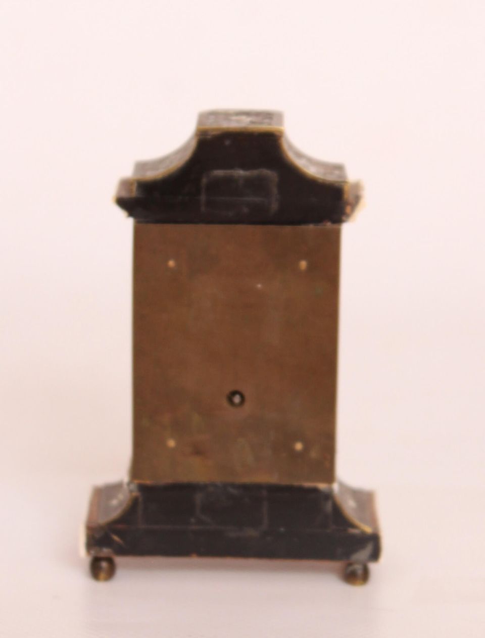 Een miniatuur Oostenrijks ivoor en Boulle zappler klokje, circa 1840 - afbeelding 4