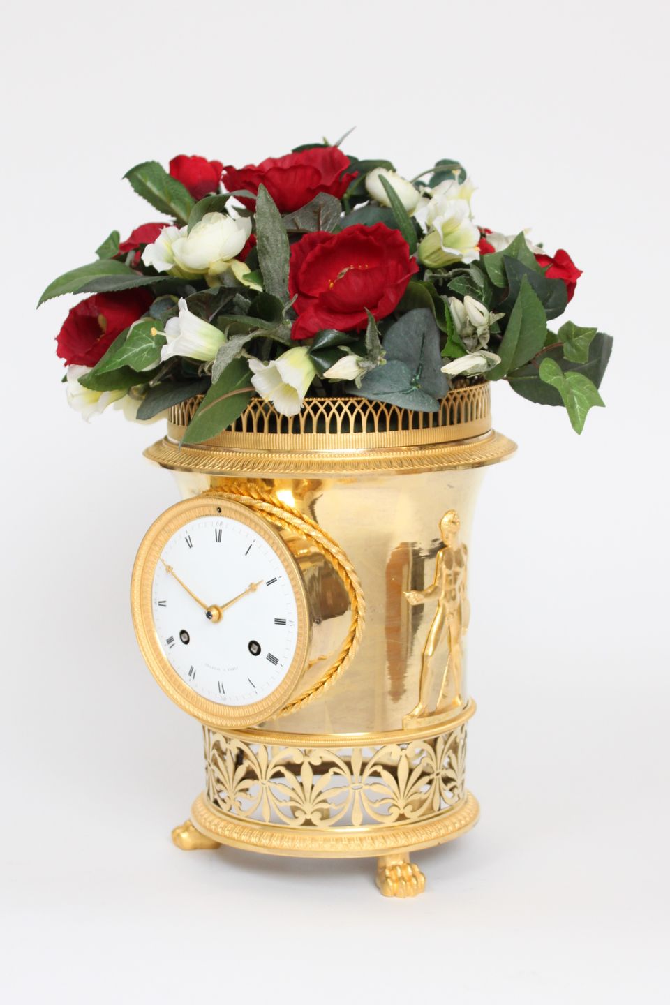 Een fraaie Franse Empire verguld bronzen vaaspendule, Angevin A Paris, circa 1800 - afbeelding 4