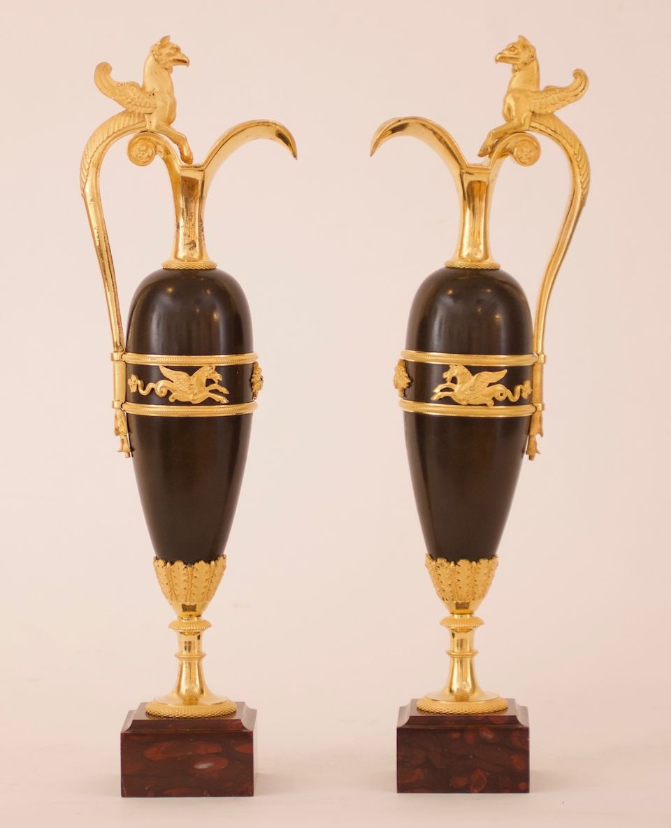 A pair of empire patinated bronze and fire gilded ewers, Circa 1810 - image 6