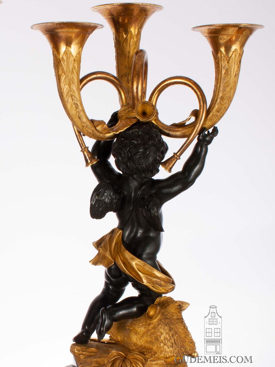 An important pair French Empire ormolu and bronze sculptural candelabra, circa 1800 - image 3