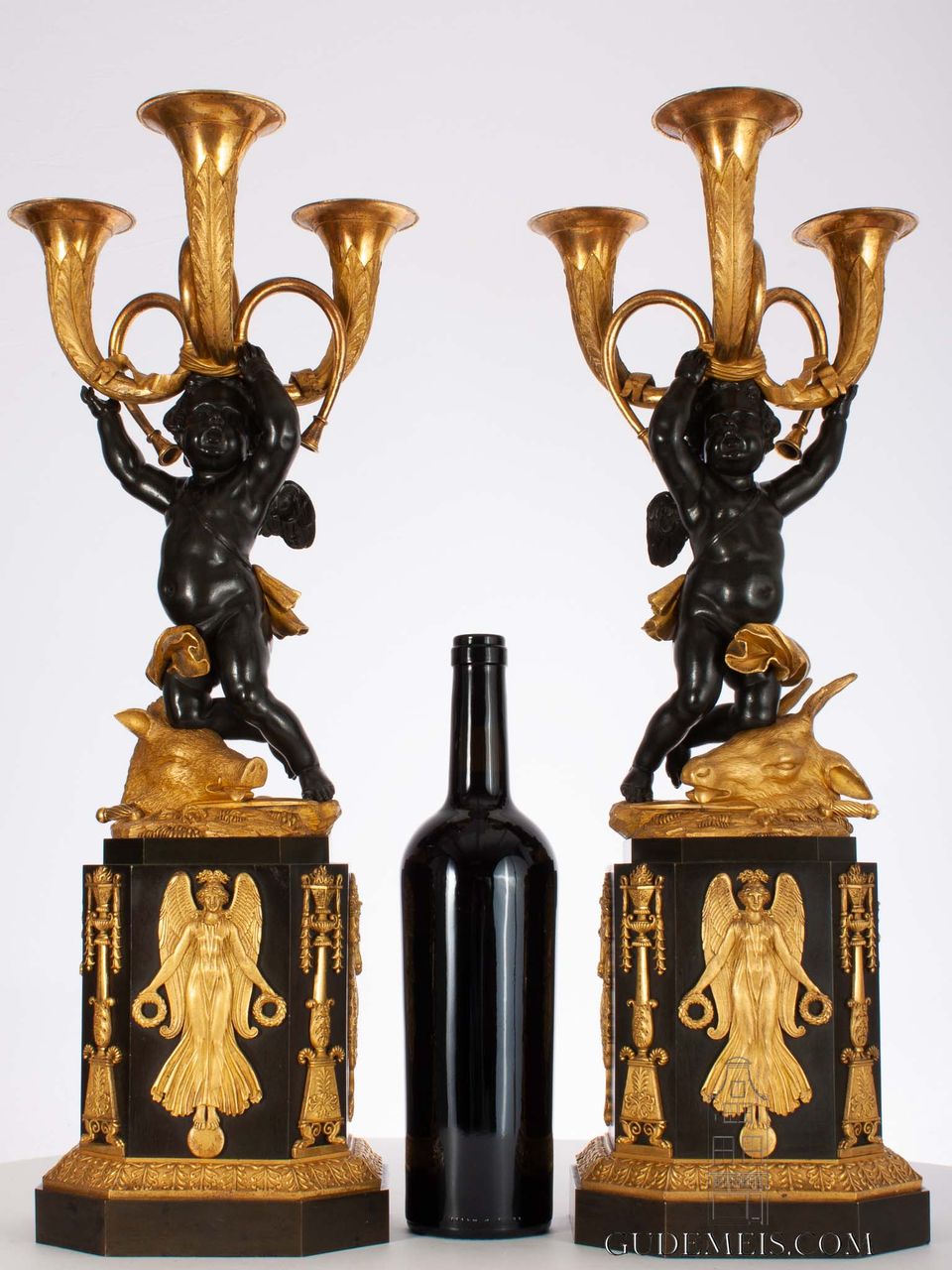An important pair French Empire ormolu and bronze sculptural candelabra, circa 1800 - image 4