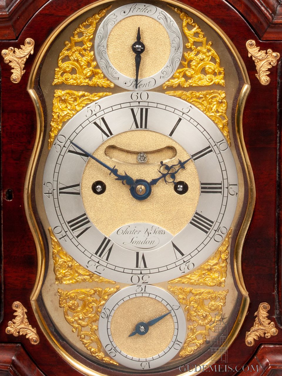 A very unusual English mahogany bracket wall clock, Chater & Sons. - image 4