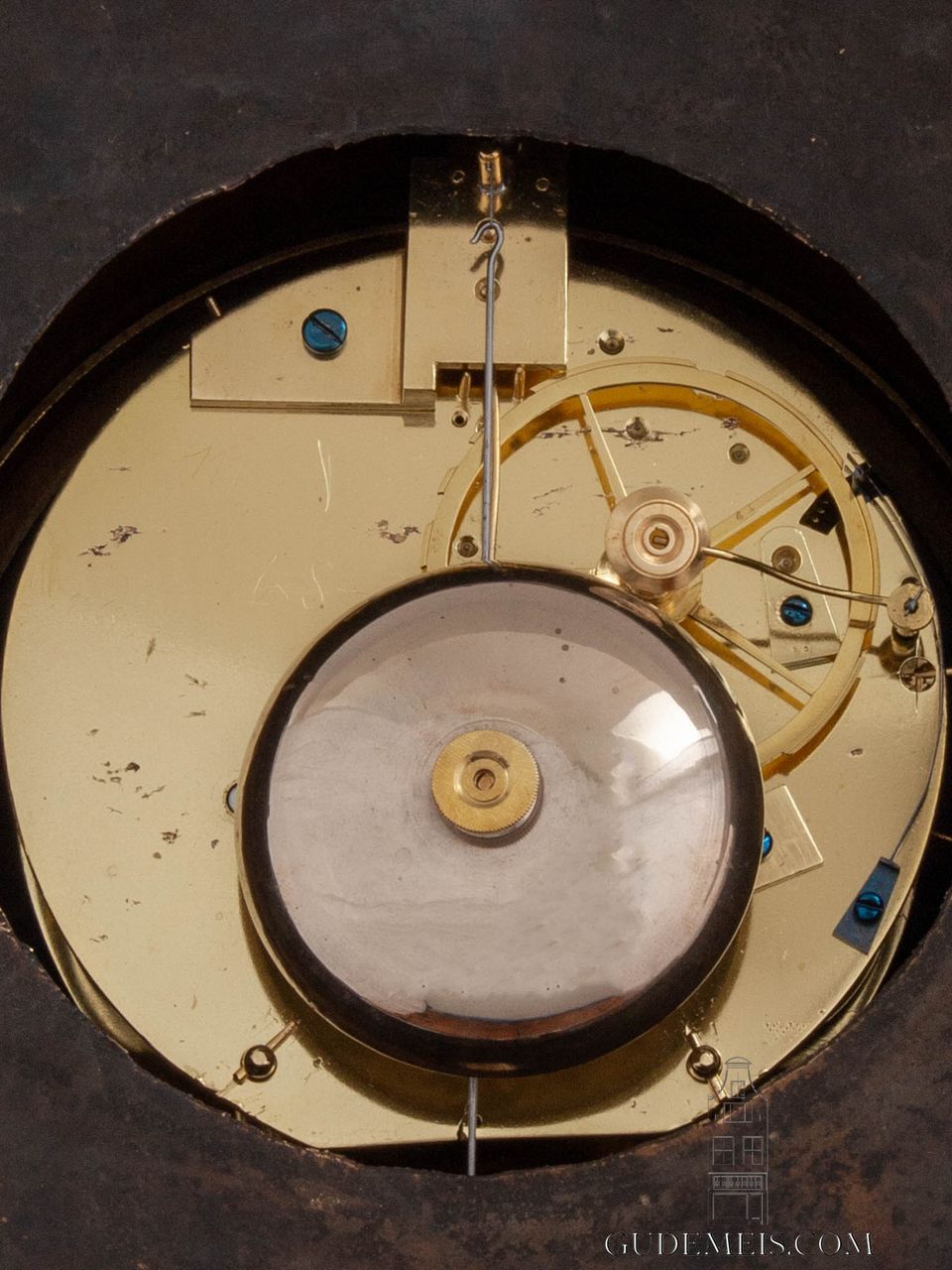A French Empire ormolu annular striking cartel wall clock, circa 1800. - image 5