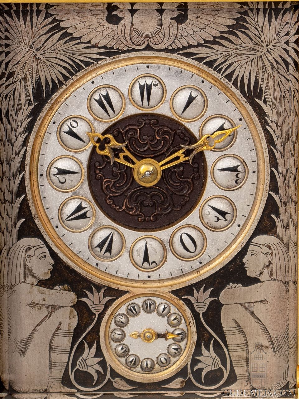 Une rare horloge de voyage française en laiton doré « retour d'Égypte », vers 1870. - image 3