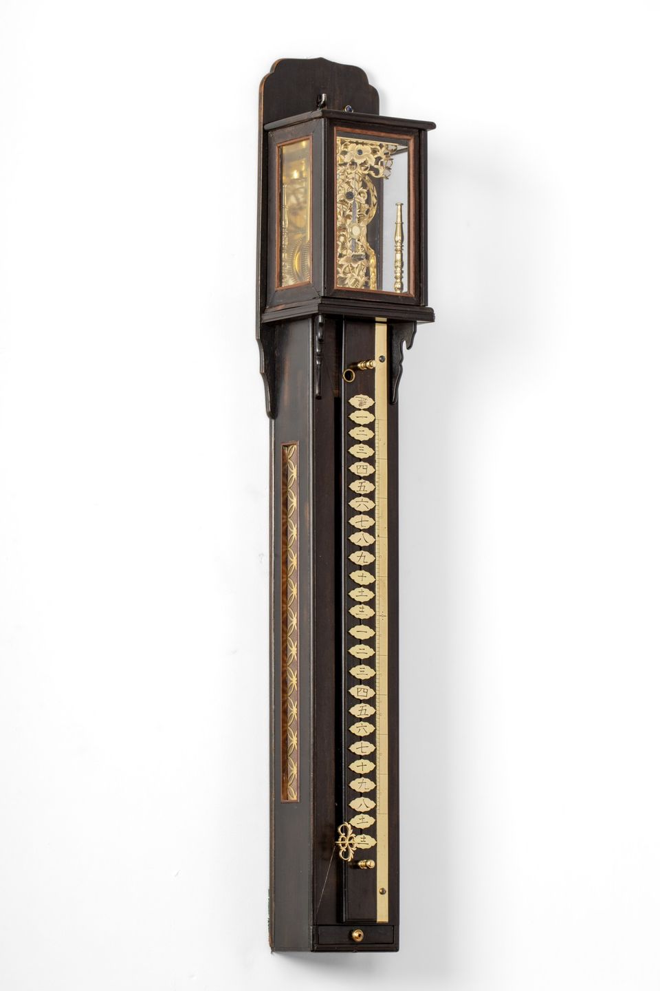 Une horloge murale japonaise "shaku dokei" avec carillon, vers 1850. - image 3