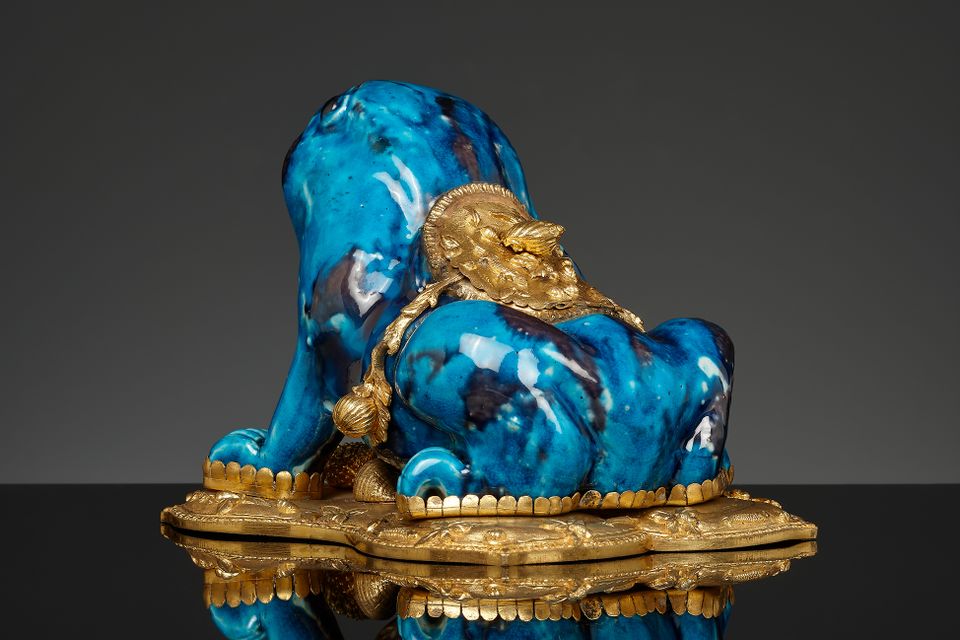 French mounted Régence inkwell in the shape of a Chinese porcelain toad - image 3