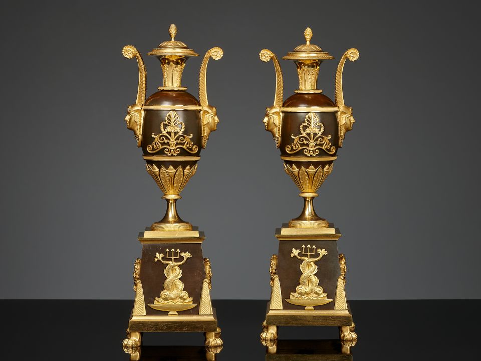 Pair of French Empire Retour d’Égypte ornamental vases - image 2