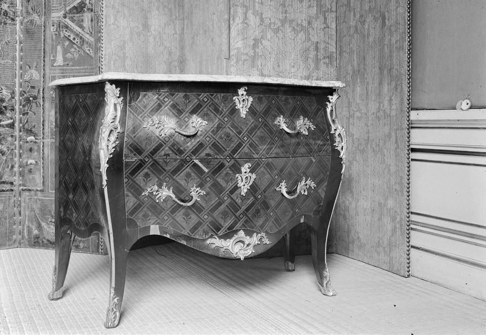Dutch Louis XV Parquetery Commode - image 2