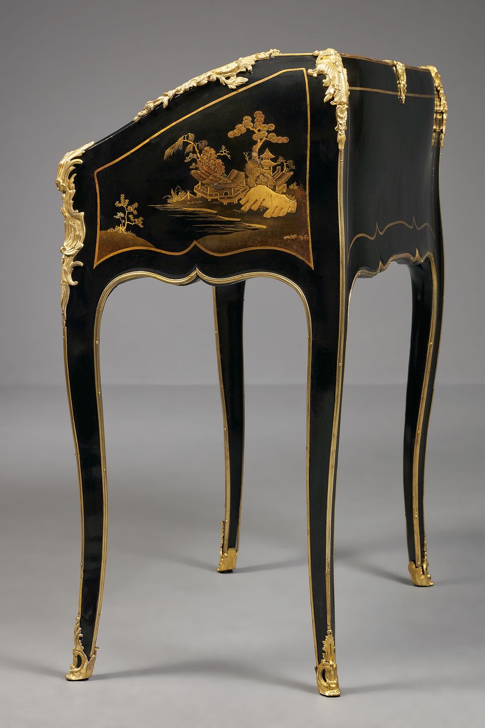 French Louis XV Lacquered Bureau, attributed to J.P. Latz - image 6