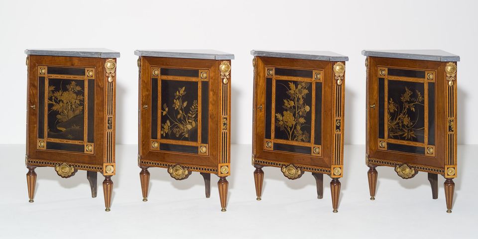 Dutch Louis XVI Ensemble, Consisting of a Commode and four Corner Cabinets - image 3