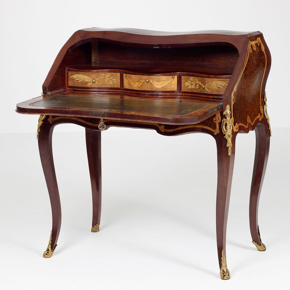 Dutch Louis XV Sécretaire en Pente, attributed to Matthijs Horrix - image 2
