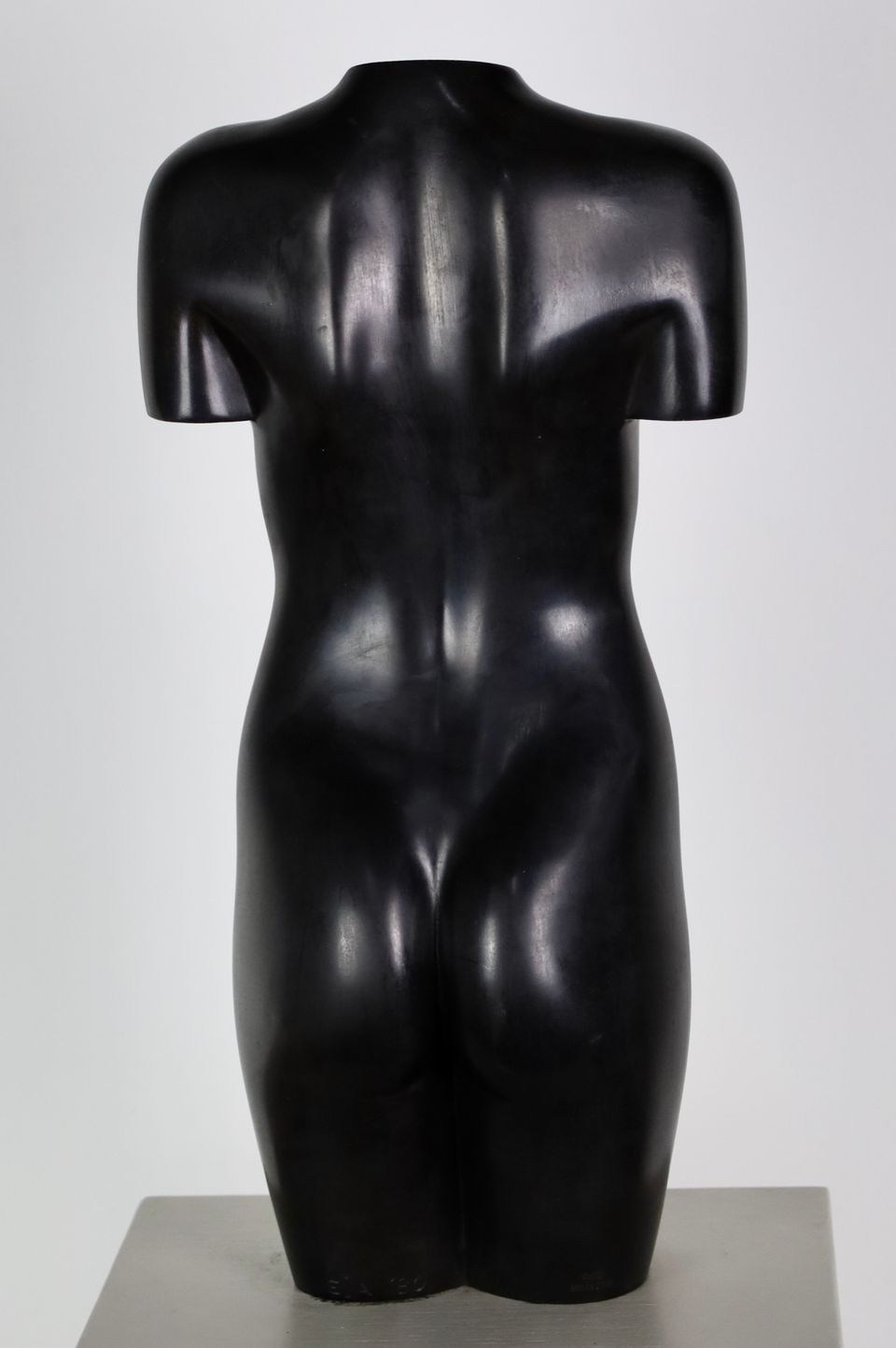 Eja Siepman van den Berg (Eindhoven 1943), 'Tors of a young woman', 1973 - image 6