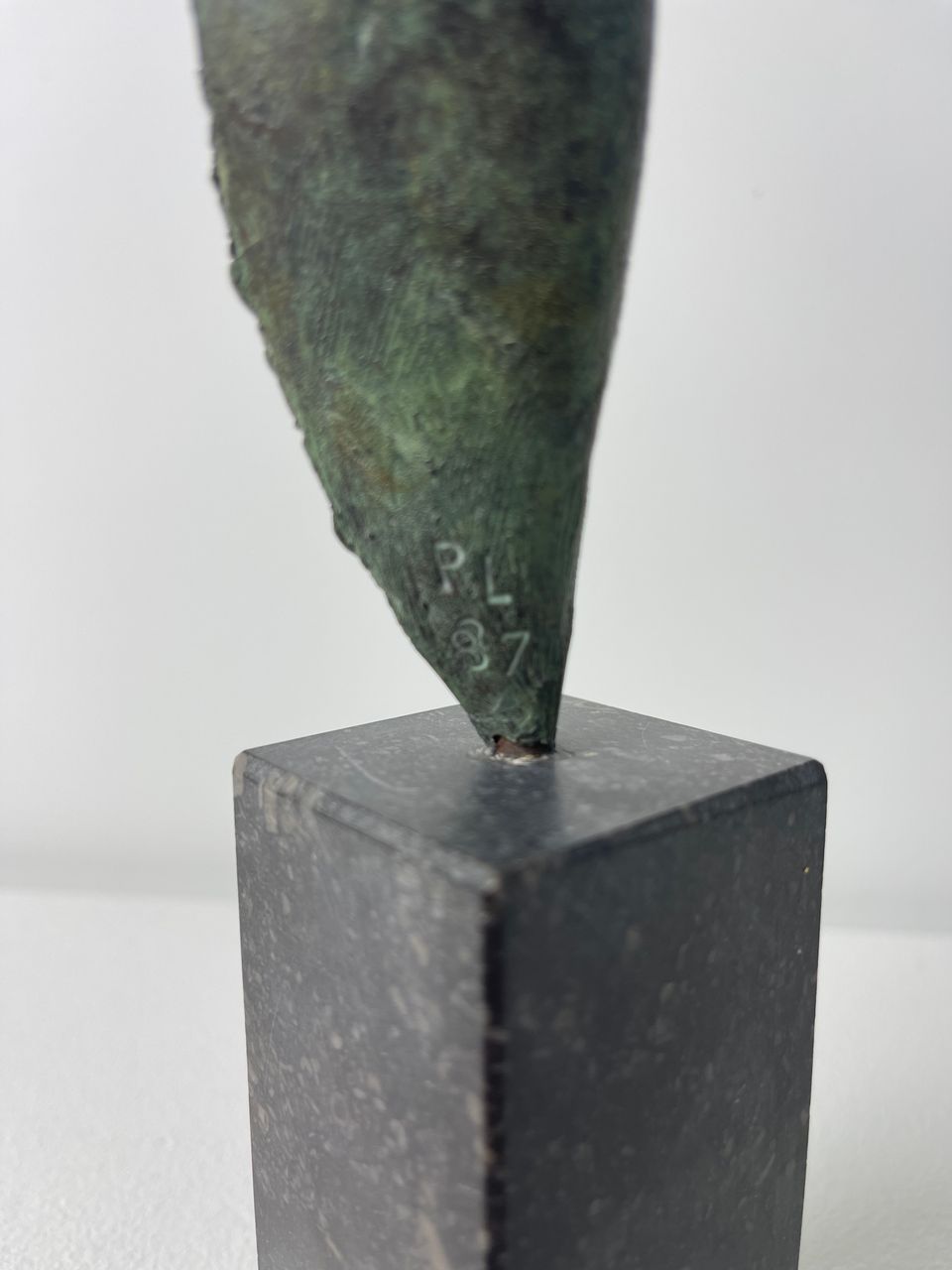 Pierre Lumey, patinated bronze sculpture titled 'Zuidenwind', 1987 - image 6