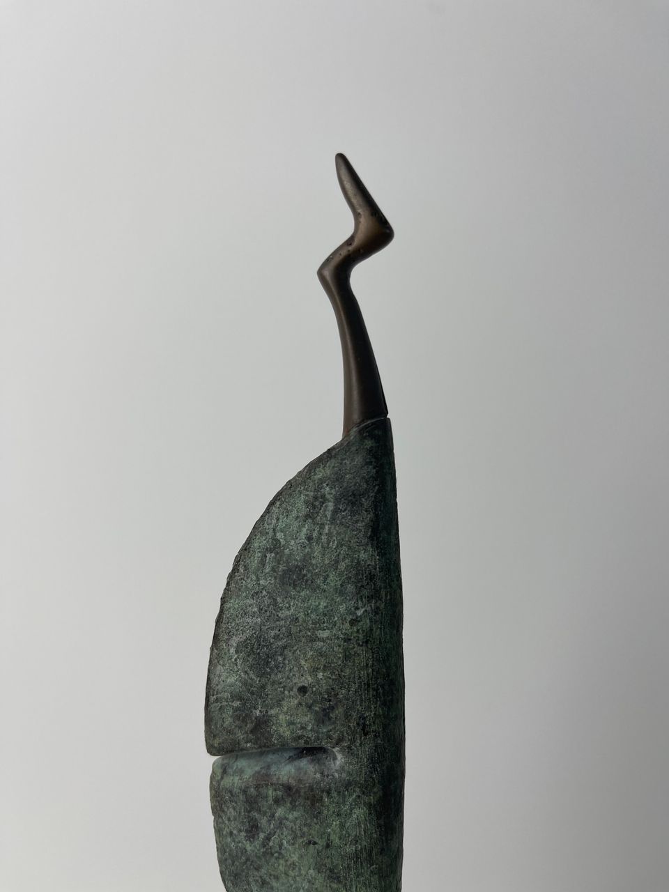 Pierre Lumey, patinated bronze sculpture titled 'Zuidenwind', 1987 - image 4