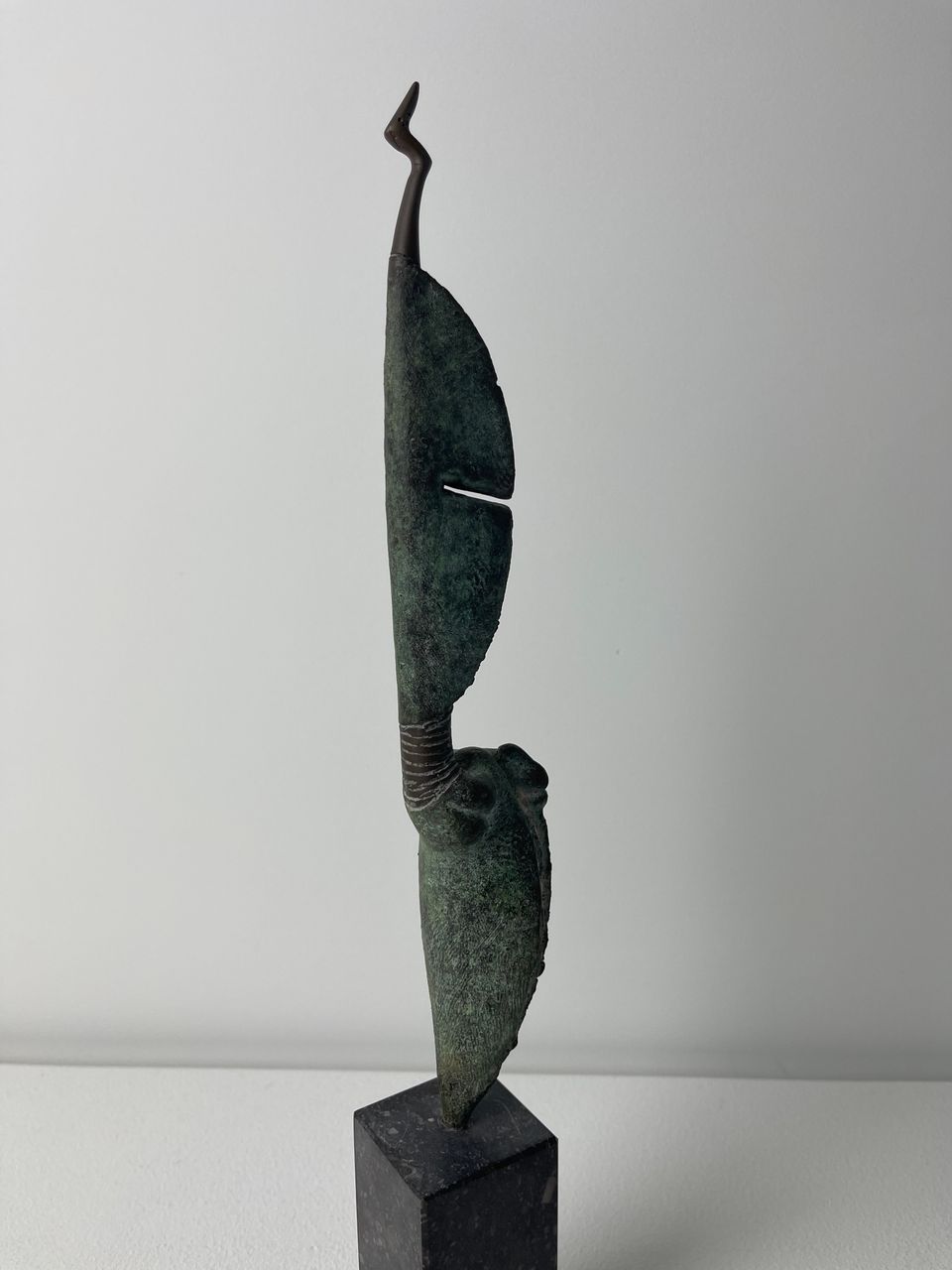 Pierre Lumey, patinated bronze sculpture titled 'Zuidenwind', 1987 - image 2