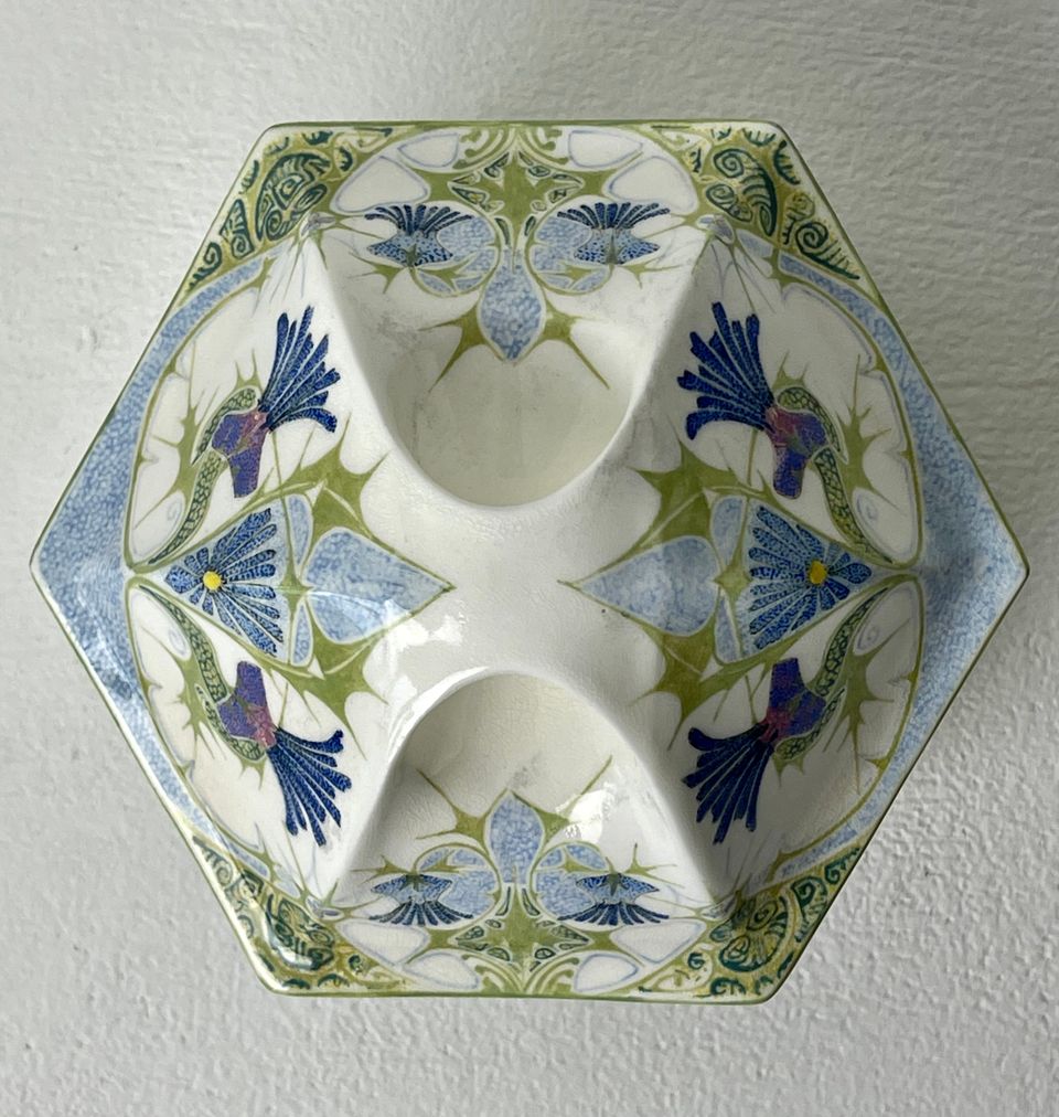 Rozenburg Art Nouveau eggshell porcelain lidded box, 1904 - image 4
